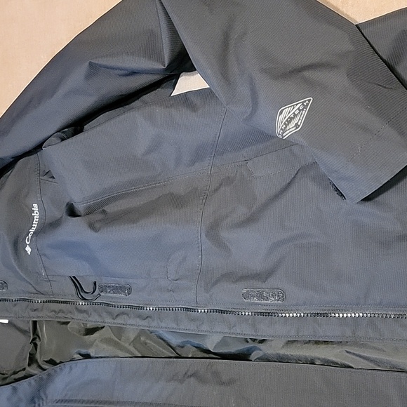 Thigh Length Columbia Jacket - Picture 2 of 3